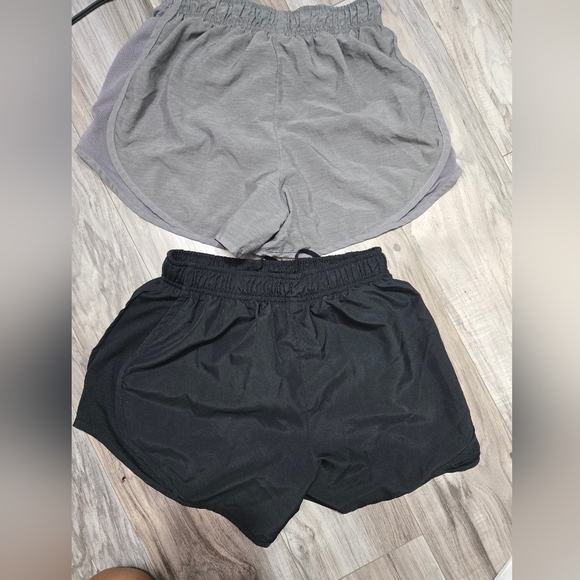 Set Of 2 Nike Dry Fit XS Shorts Gray And Black - Picture 10 of 10